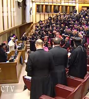 Papa destaca Virgem Maria na primeira meditação do Sínodo