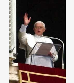 Santo Padre recomenda oração do Rosário a fiéis